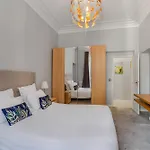 4 Bedroom Residence Opposite The Eiffel Tower