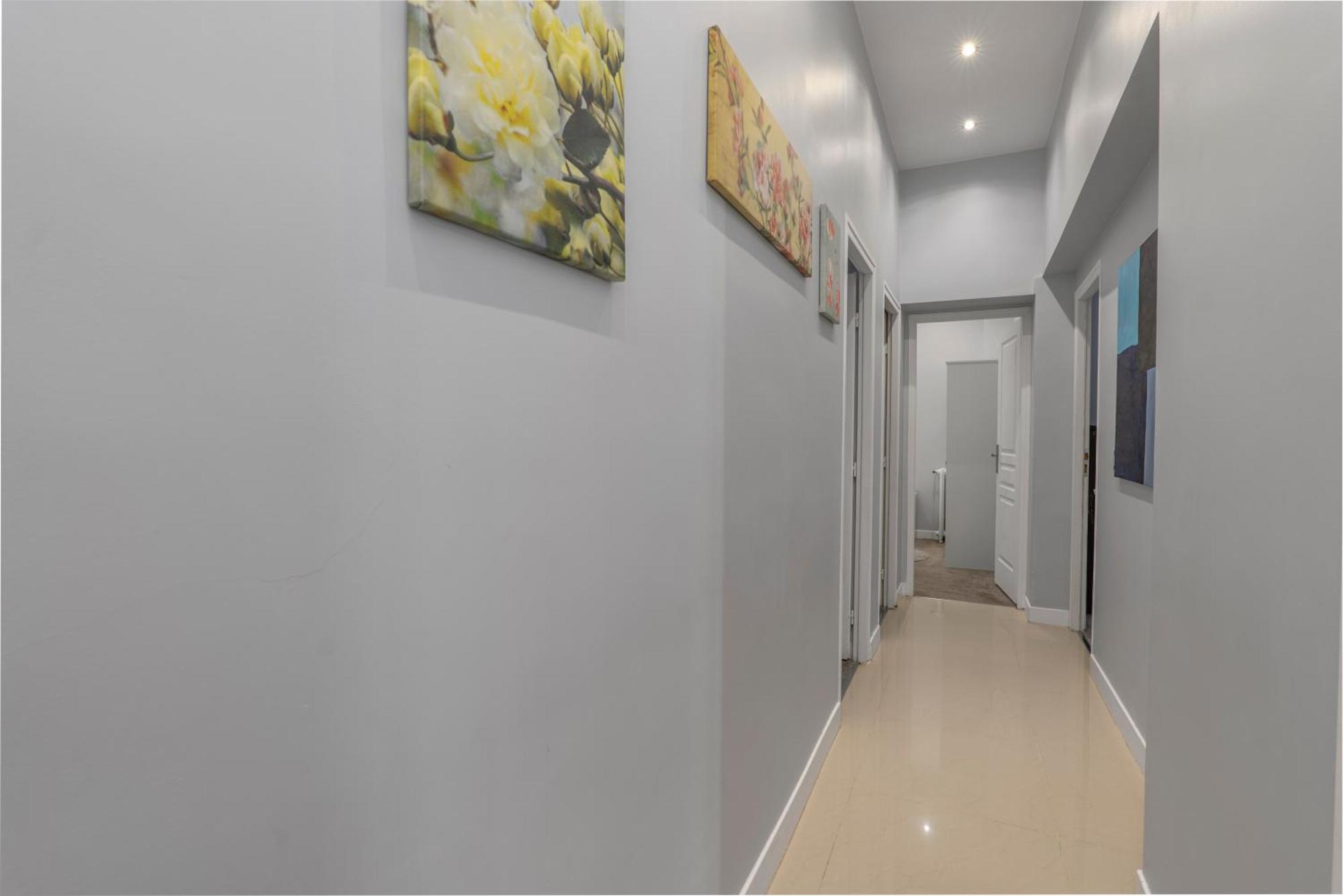 4 Bedroom Opposite The Eiffel Tower