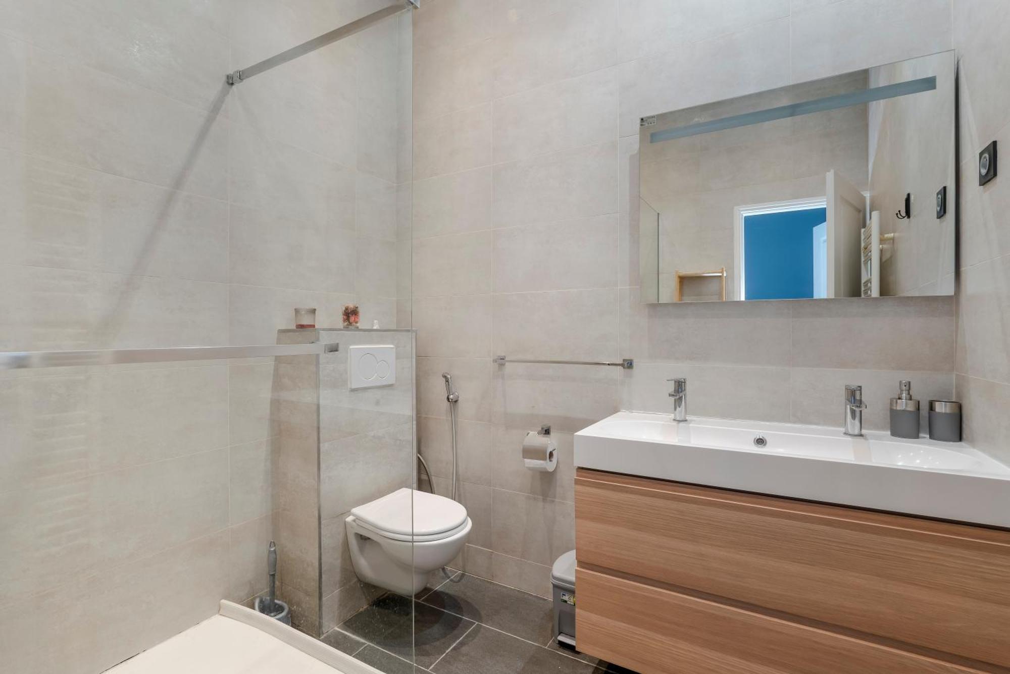 Appartement 4 Bedroom Opposite The Eiffel Tower