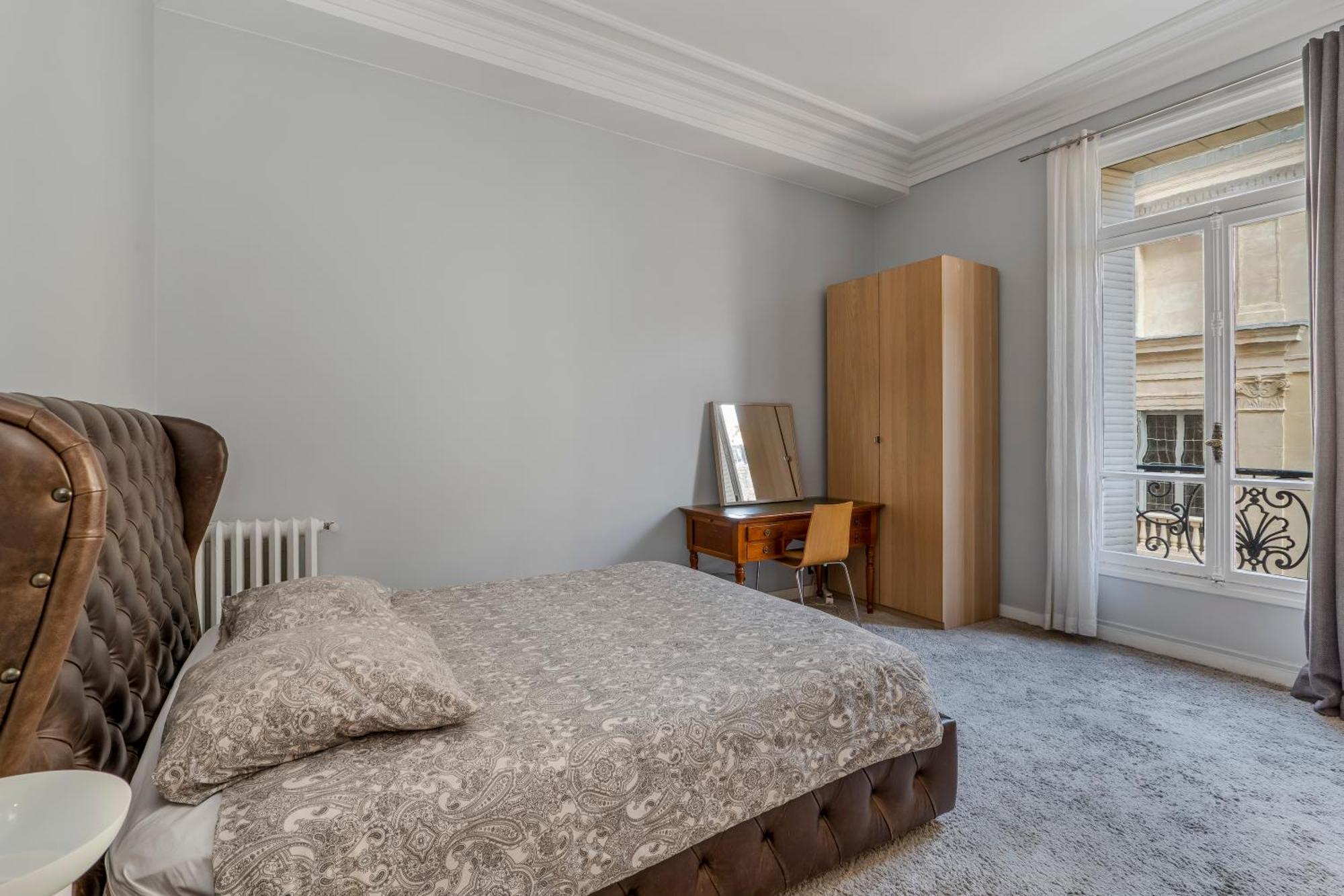 Appartement 4 Bedroom Opposite The Eiffel Tower